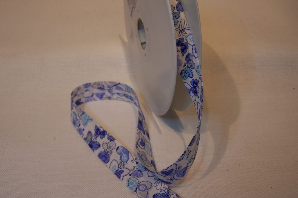 Biais papillon bleu