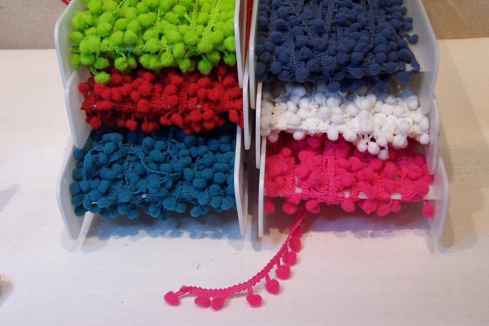 Galon pompons