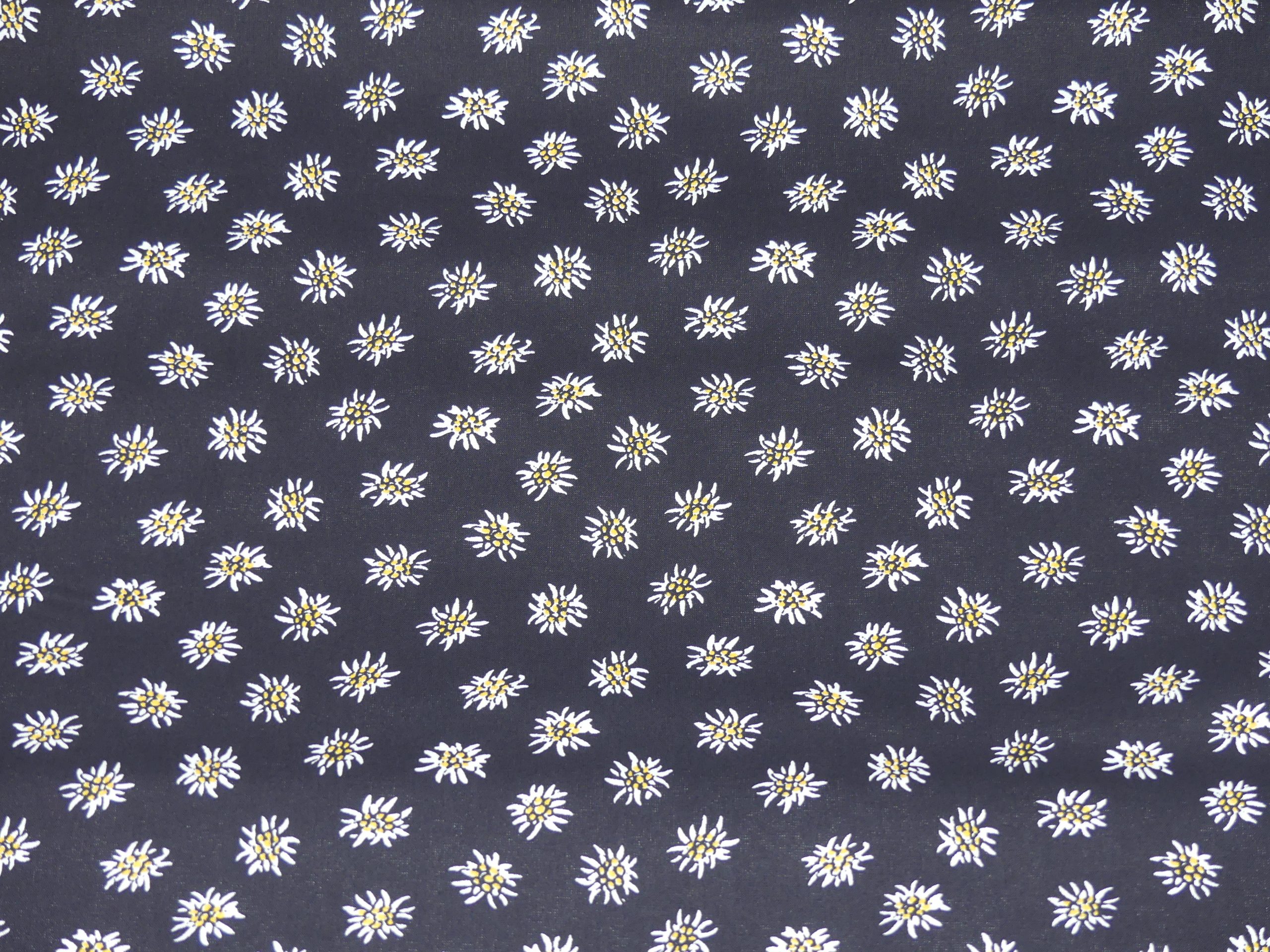 Tissu Noir avec edelweiss