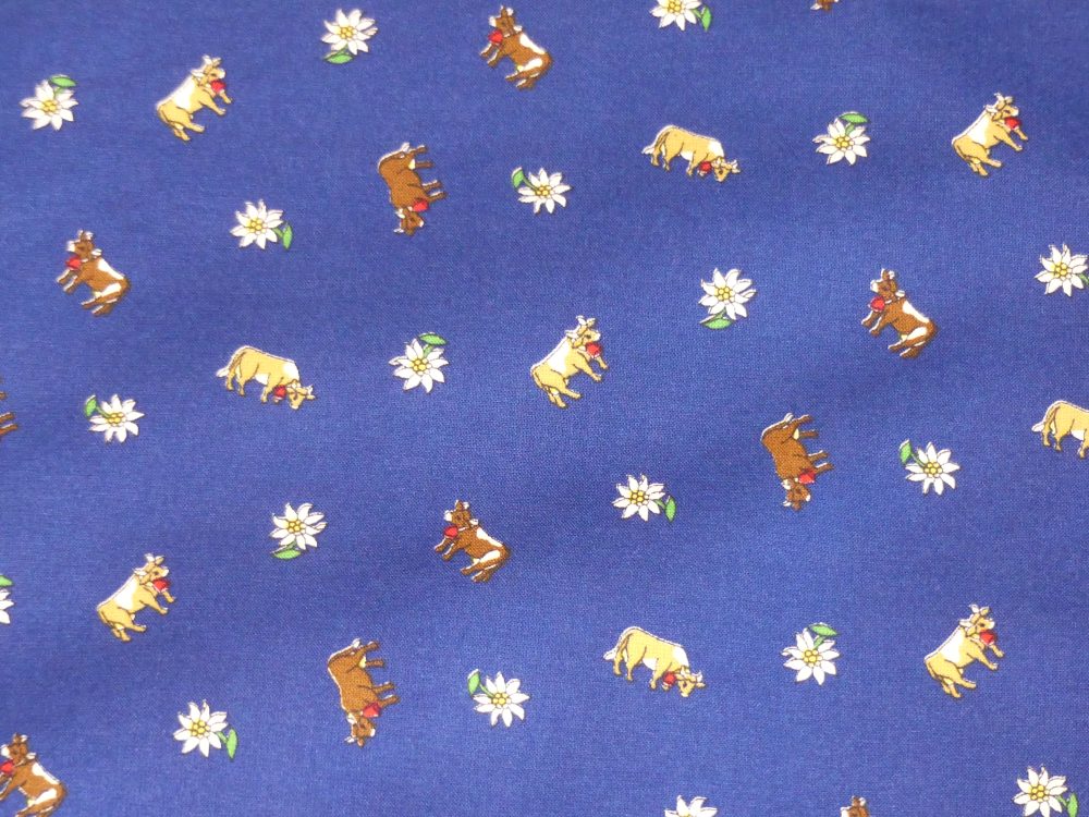Tissu Bleu avec edelweiss et vache