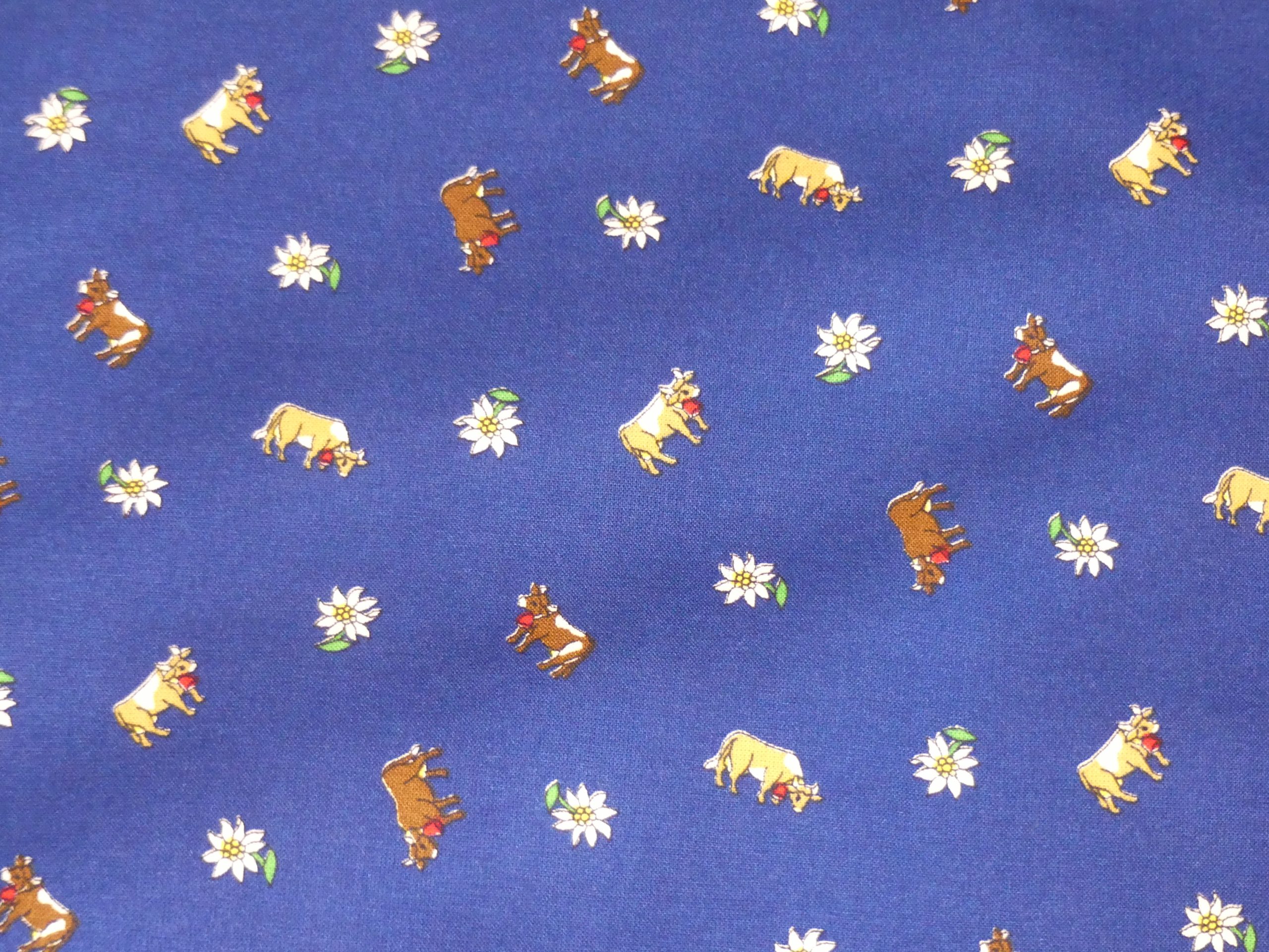 Tissu Bleu avec edelweiss et vache