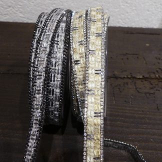 Galon avec strass thermocollant