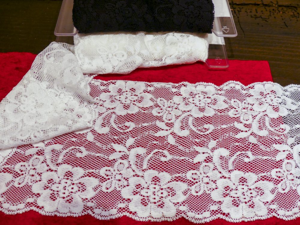 Dentelle élastique