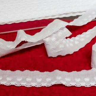 Dentelle broderie anglaise