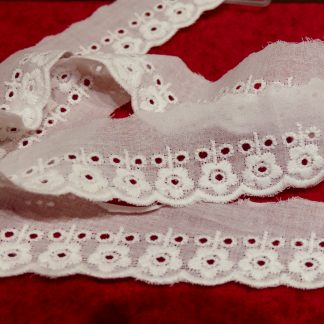 Dentelle broderie anglaise