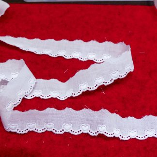 Dentelle broderie anglaise