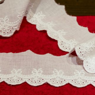 Dentelle broderie anglaise