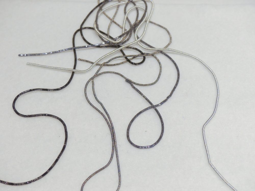 Cannetille ton de gris, noir