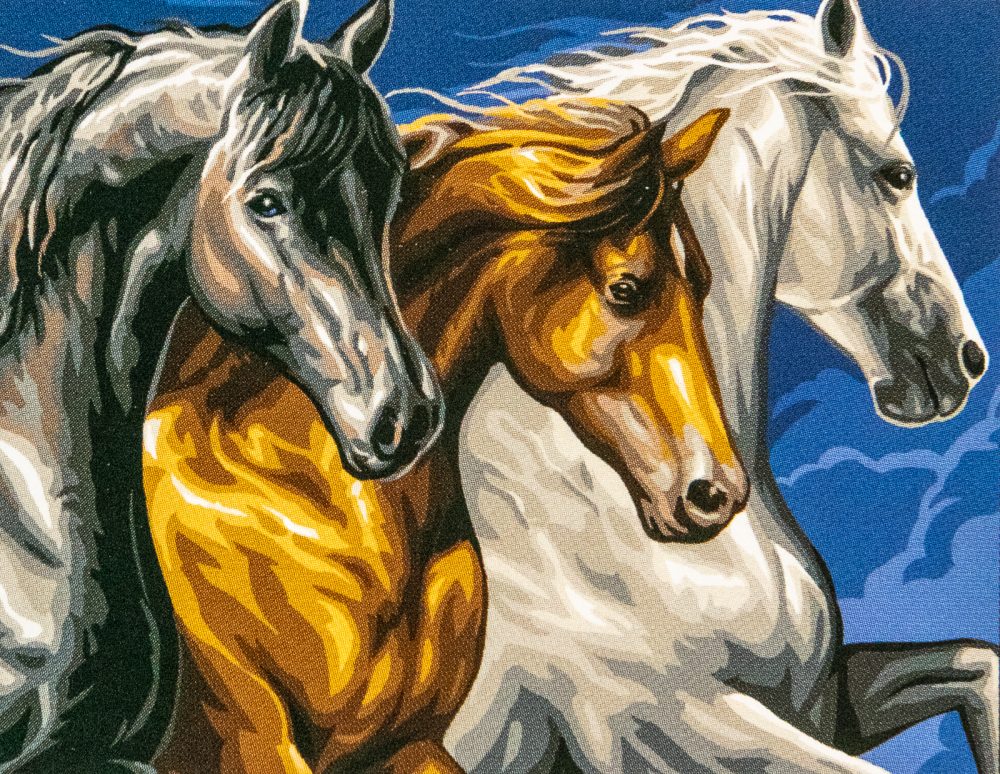 Les trois étalons