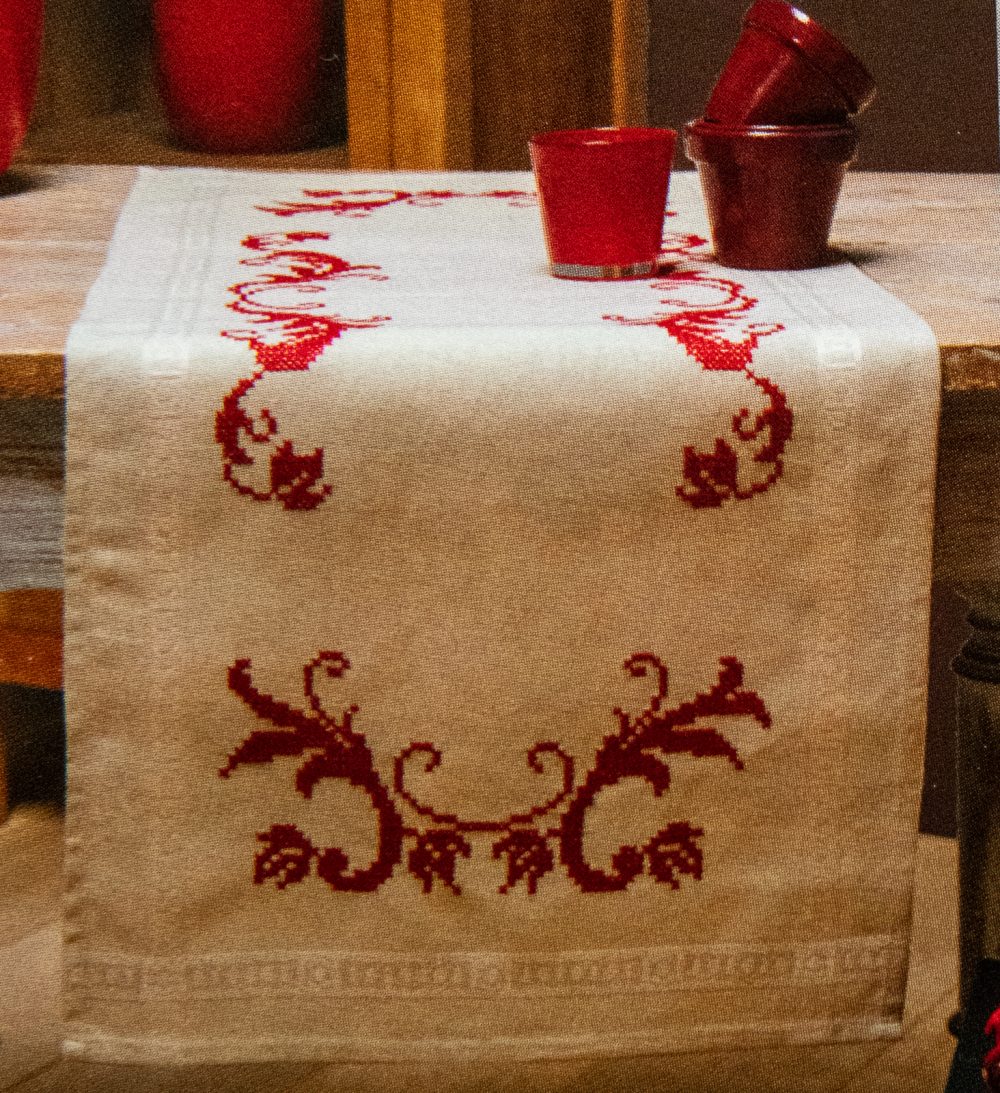 Chemin de table décoration rouge