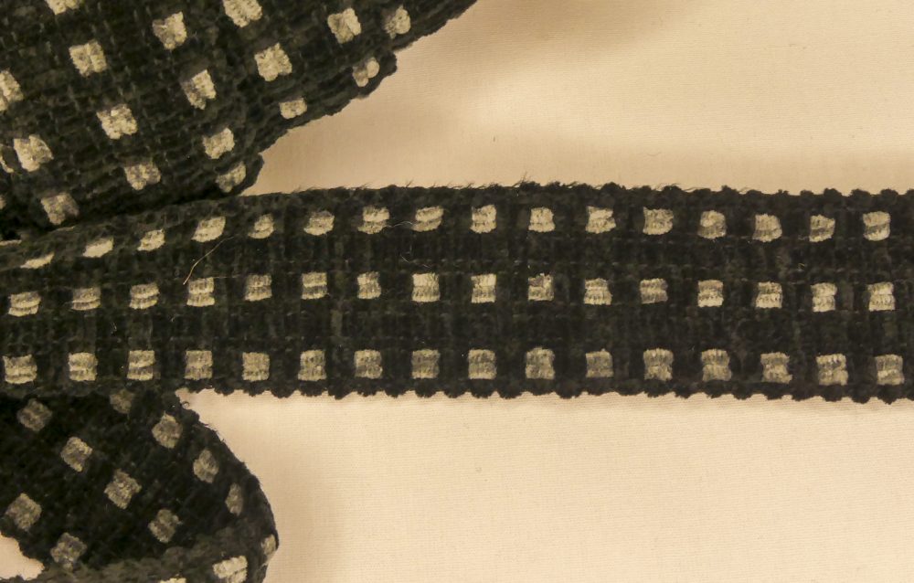 Galon chenille noire