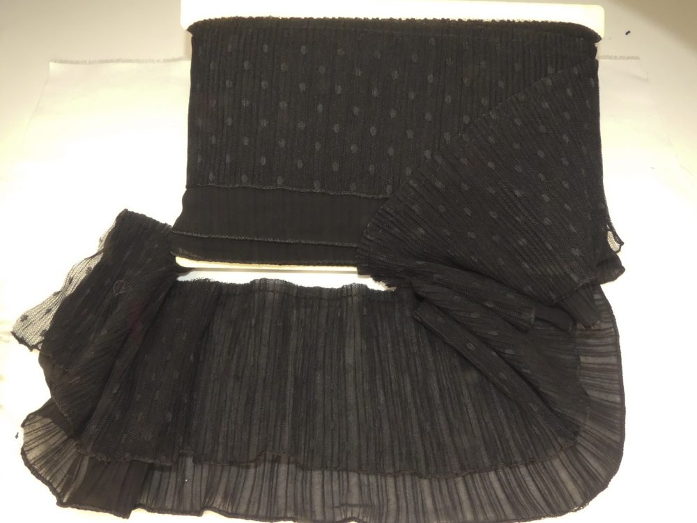 Dentelle fine plissée