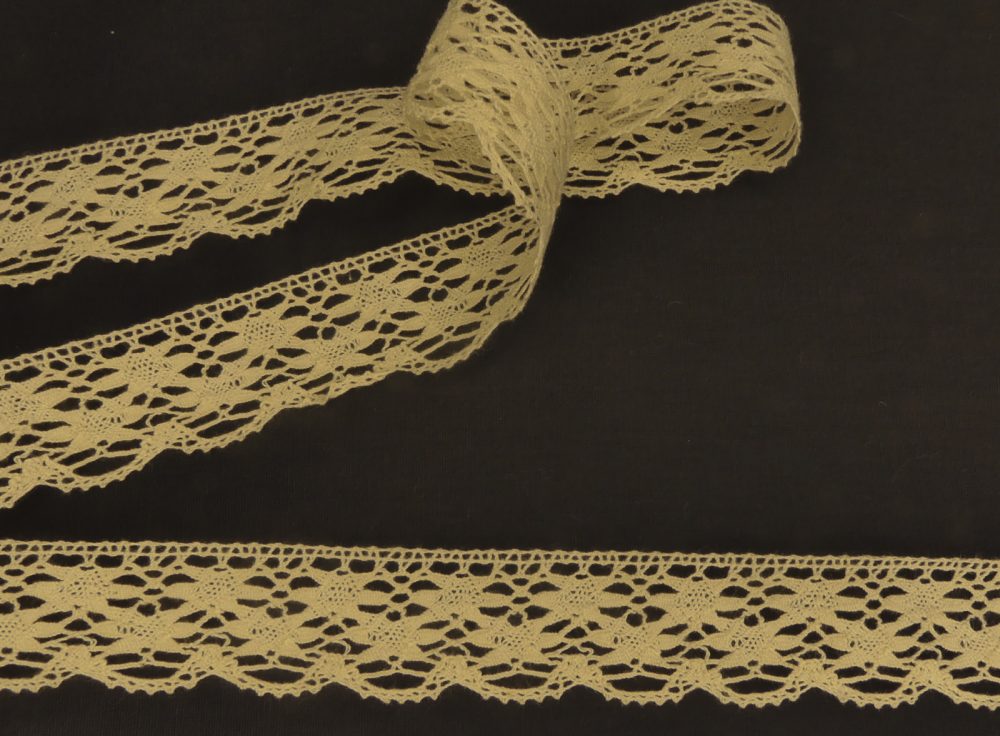 Dentelle écrue