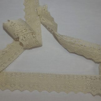 Dentelle écrue