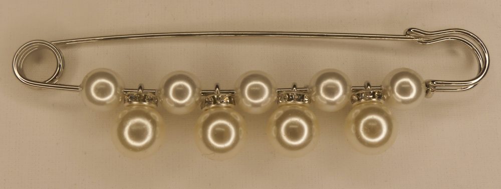 Épingle de nourrice perle et strass