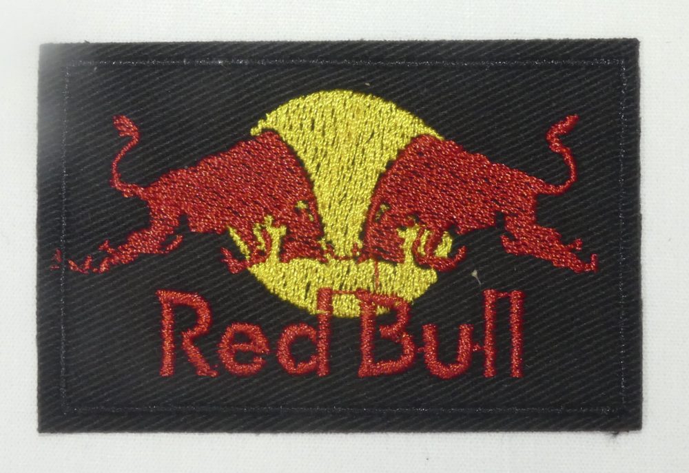 Écusson noir et rouge