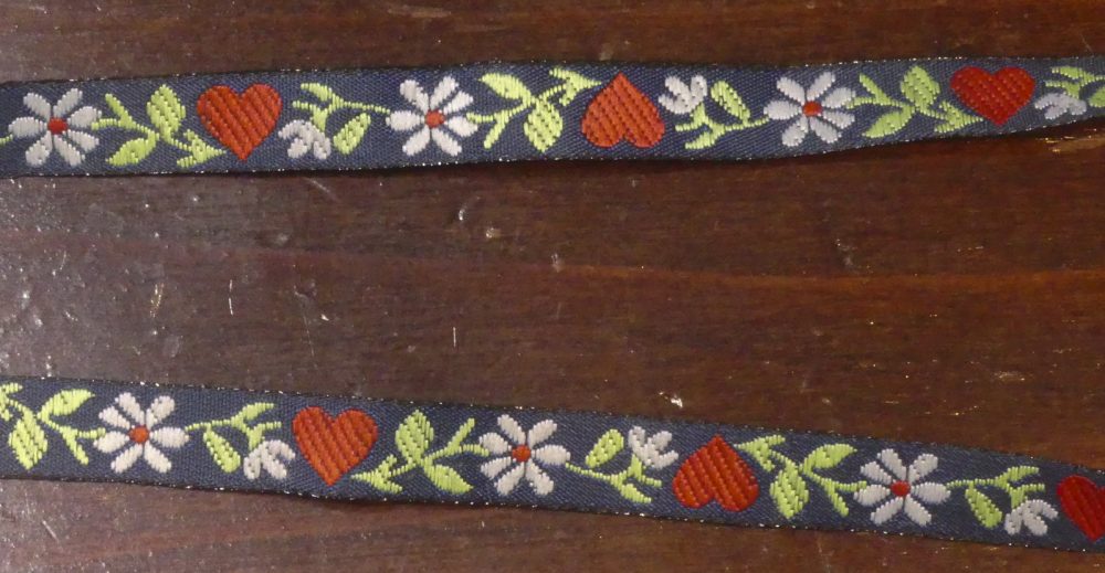 Ruban edelweiss et cœur