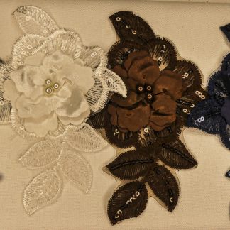 Écusson fleurs perlée