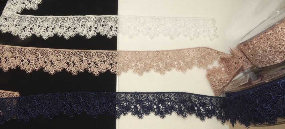 Dentelle fine papillon