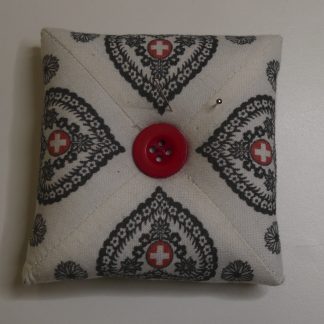 Pique épingles motif Suisse