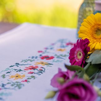 Chemin de table fleurs fraîches