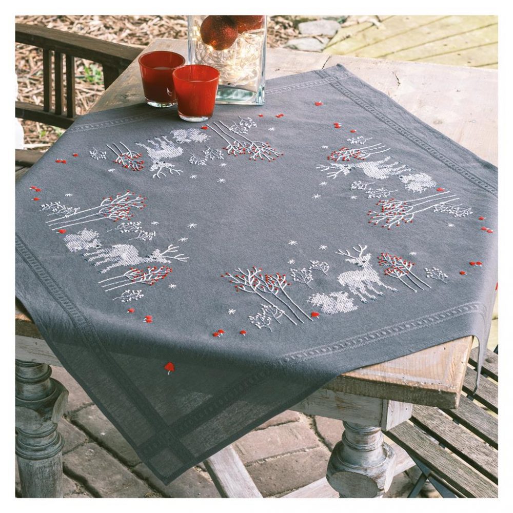 Nappe animaux de la foret en hiver