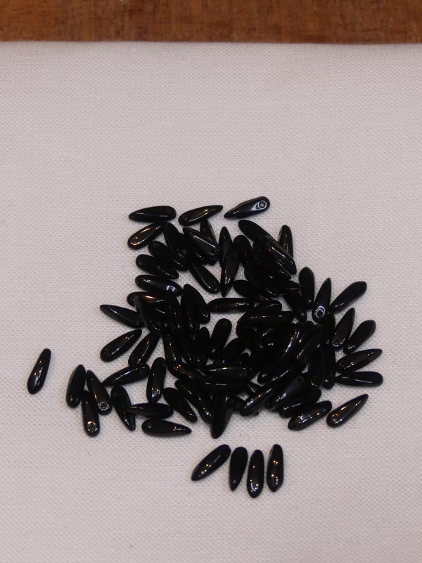 Perle goutte en jais