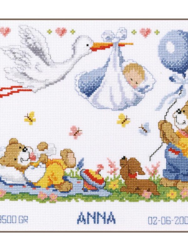 Cigogne porte un bébé