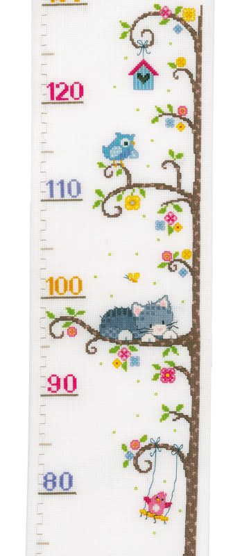 Toise chat dans l'arbre