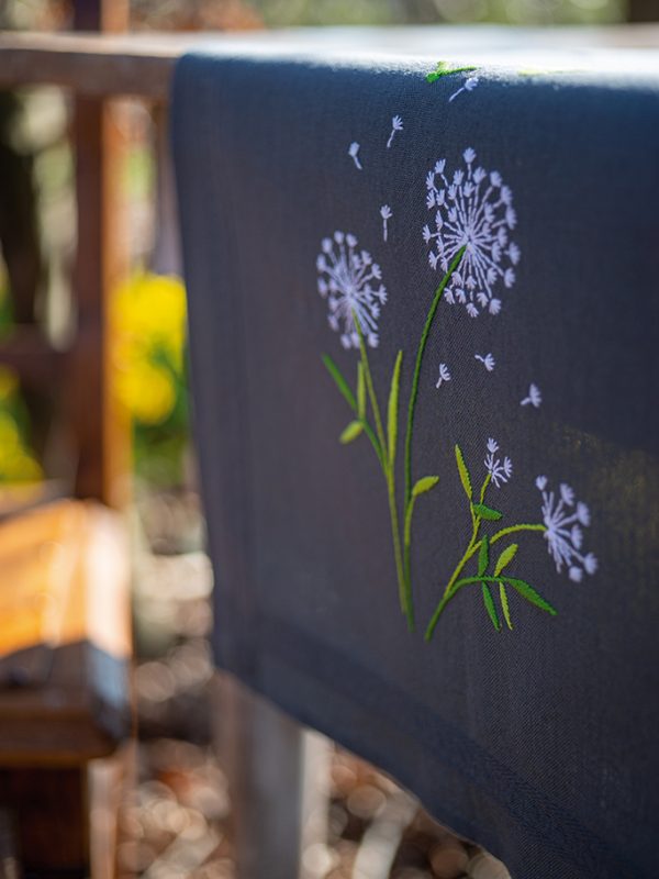 Chemin de table flocons de fleurs