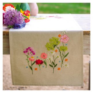 Chemin de table fleurs sauvages