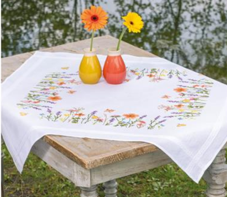 Nappe lavande et fleurs des champs