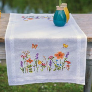 Chemin de table lavande et fleurs des champs