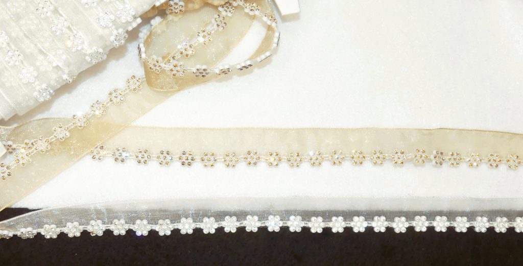 Galon strass fleur