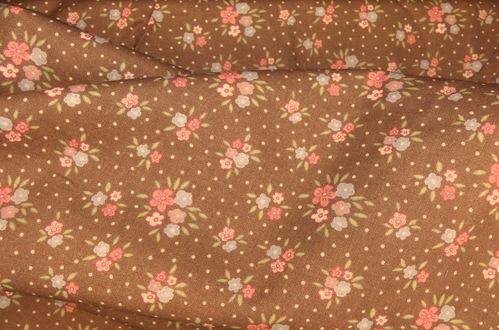 Tissu motif petites fleurs