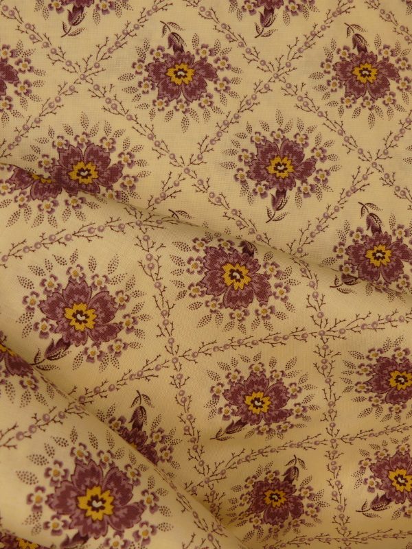 Tissu motif  fleur violette
