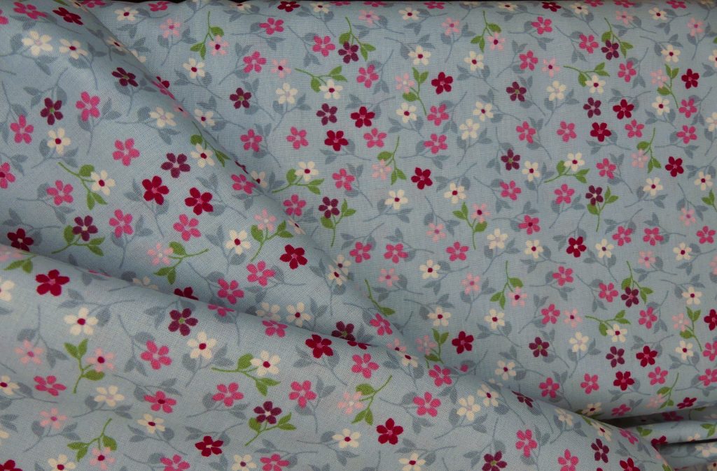 Tissu motif petites fleurs