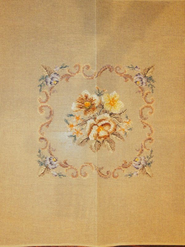 Tapisserie Tramé carré de fleurs