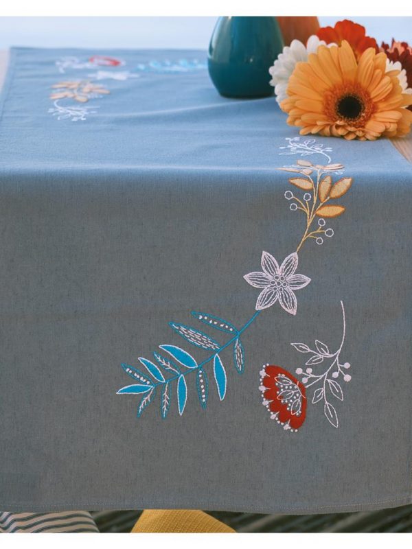 Chemin de table Fleurs et brindilles