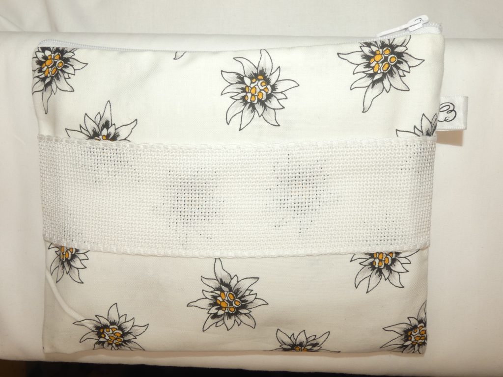 Trousse edelweiss blanche