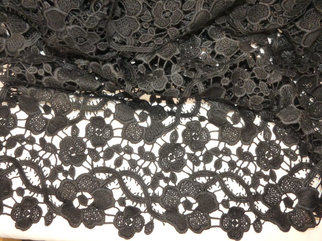 Tissu dentelle noire