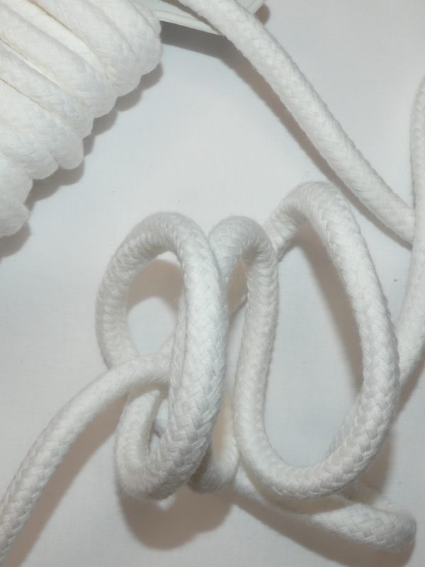Cordelette blanche